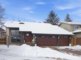 23 E Deermoss Pl SE, Calgary, AB T2J6P5