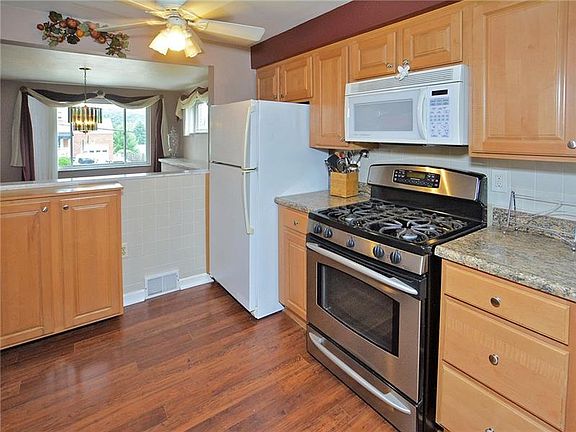 5th image of 2513 Poinsettia Dr
