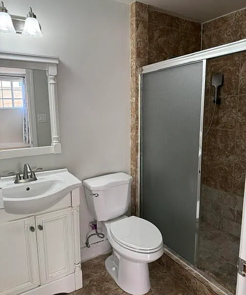 24036 Kittridge St — Photo 21