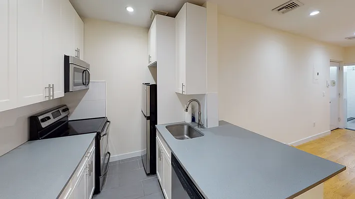 Rented by AZ REALTY NYC LLC | media 1