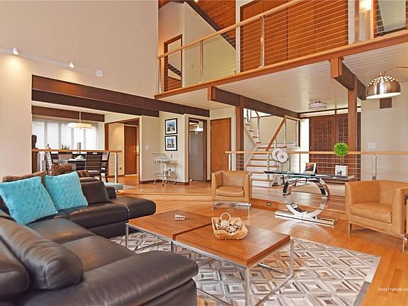 5th image of 25 Deerfield Dr