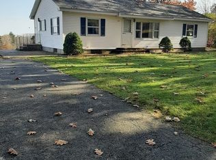 101 Paige Hill Rd, Brimfield, MA 01010