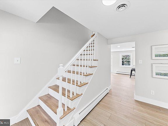 5th image of 205 Garnet Ln