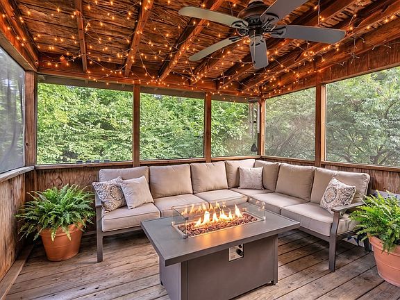 5th image of 507 Bellmore Pl
