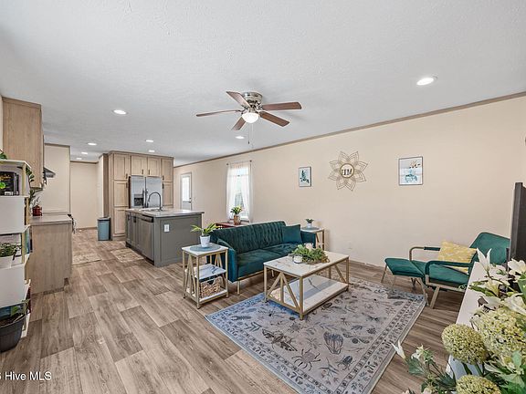 4th image of 728 James Street