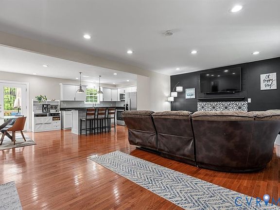 5th image of 1290 Scotts Ct
