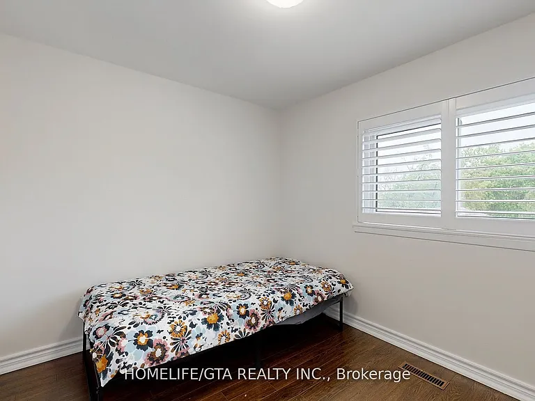 8 Whiteleas Ave — Photo 26