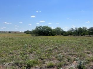 6068 County Road 405, Floresville, TX 78114