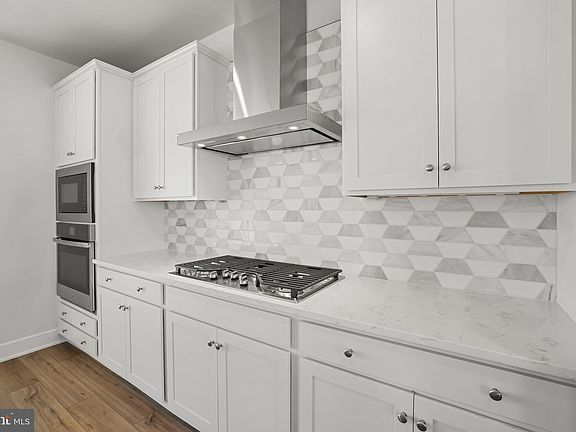4th image of 43441 Farringdon Sq