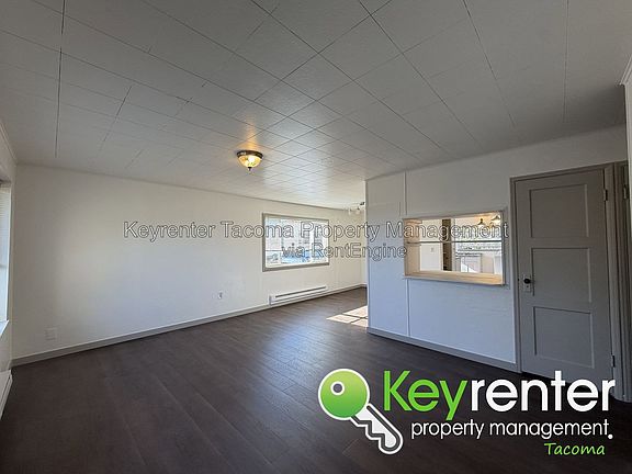 3rd image of 2453 Perry Ave