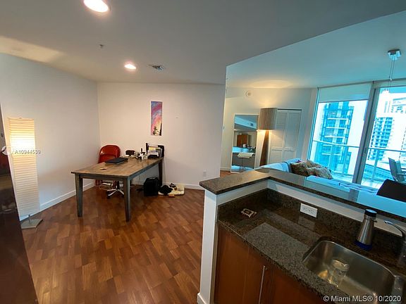 5th image of 300 S Biscayne Blvd #T-2305