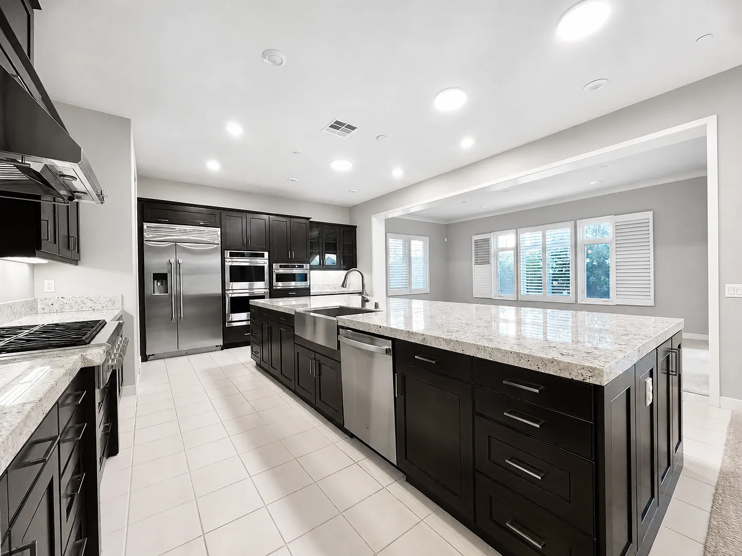 5 bed, 4208 sqft, $9,500 — Photo 4