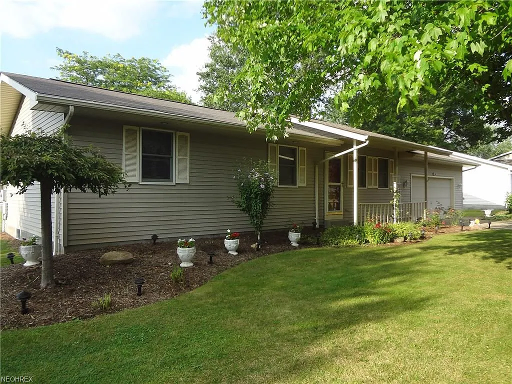 106 Brent Pl photo 1