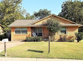 1013 Laguna Dr, Denton, TX 76209