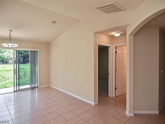 4th image of 4604-4606 Douglas Ln