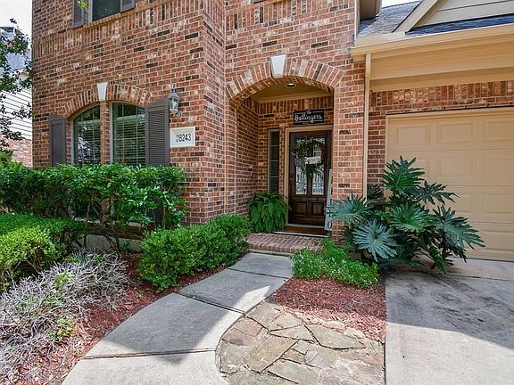 2nd image of 28243 Crossprairie Dr