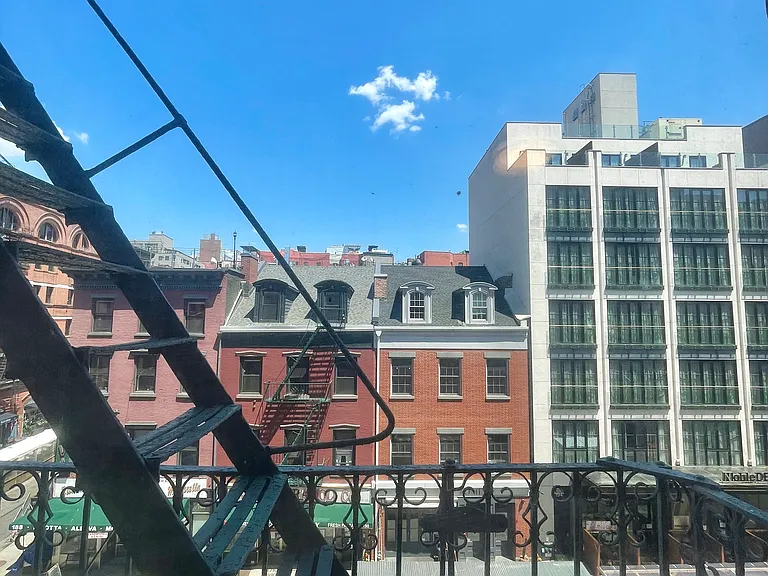 191 Grand St #20 — Photo 10