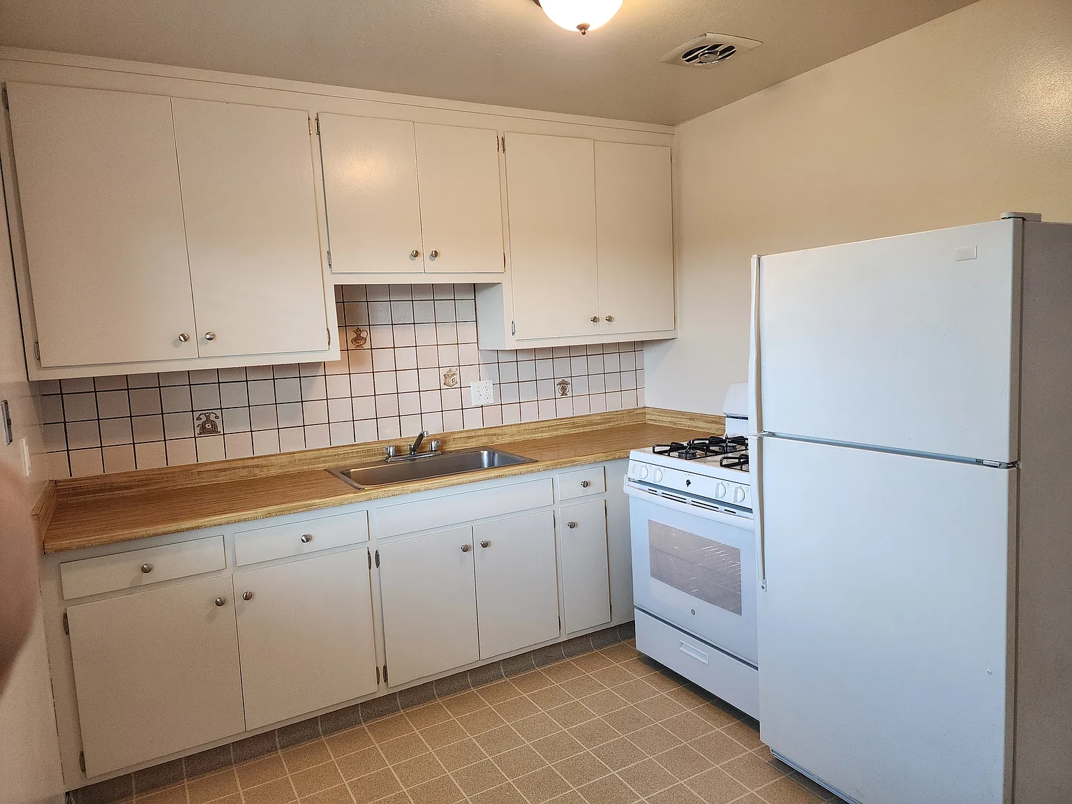 2 bed, 1000 sqft, $2,295 — Photo 4