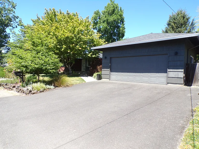 6331 SW Wilbard St — Photo 35