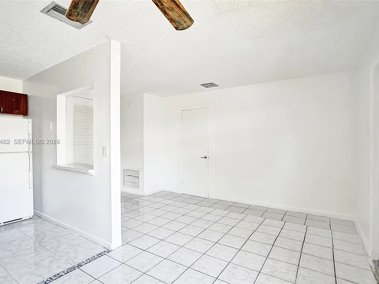 841 SW 7th St #C — Photo 10