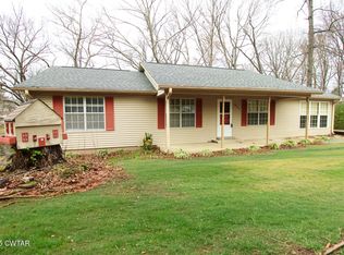 311 Elizabeth Cir, Lexington, TN 38351