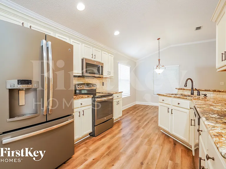 3986 Lake Crest Ter — Photo 6