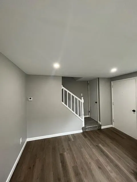 Building Photo - 409 Nike Dr