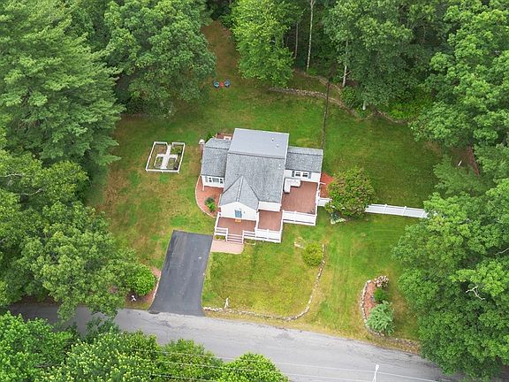 2nd image of 649 Robin Hill St