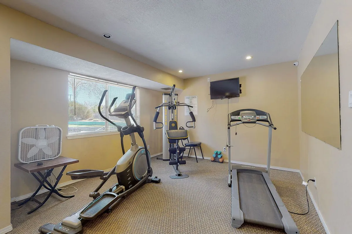 Building Photo - 4200 Montgomery Blvd NE #108