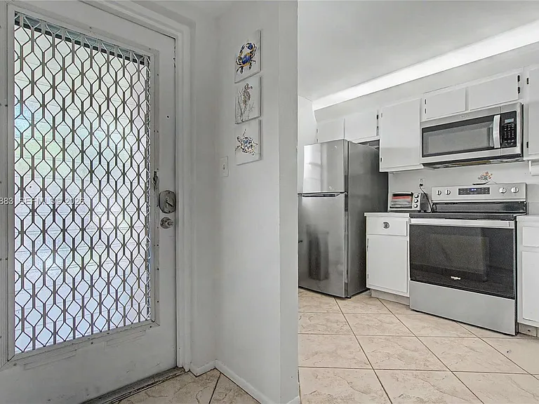 9520 Seagrape Dr #205 — Photo 3