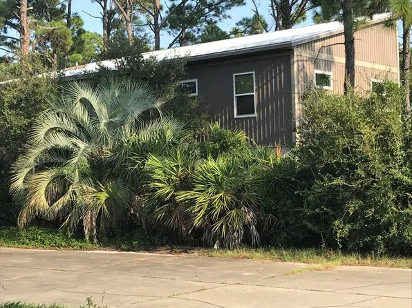 111 Florida Ave, Port St Joe, FL 32456