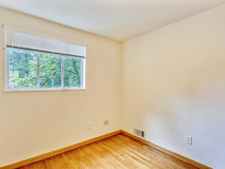 10412 Montrose Ave #202 — Photo 31