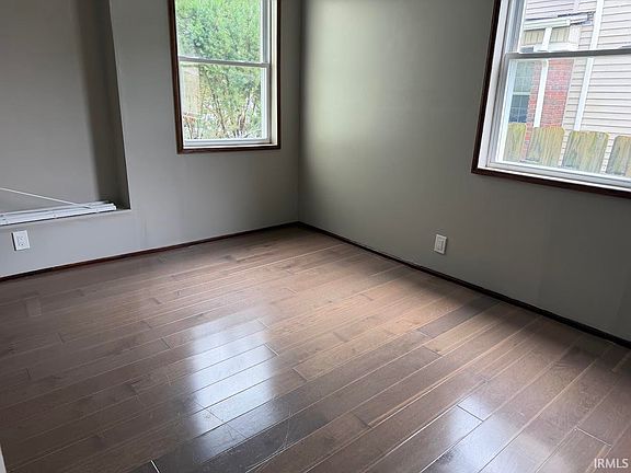 5th image of 1801 High St