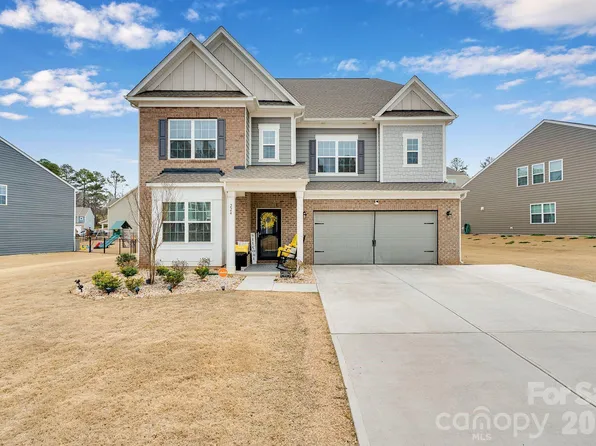 224 Hamptons Cove Rd, Troutman, NC 28166
