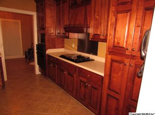 204 Lamon Dr SE, Decatur, AL 35603