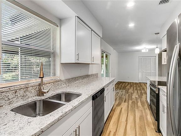 5th image of 506 Apricot Dr