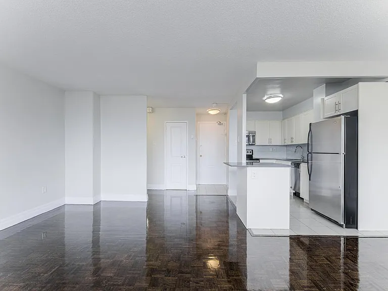 155 Wellesley St E — Photo 23
