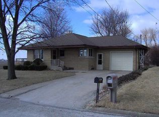 114 S Celina St, Roanoke, IL