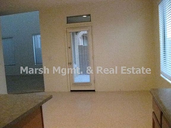 4th image of 1061 E Julian Dr