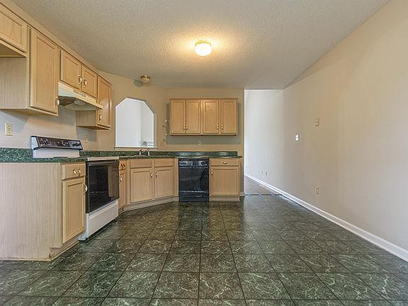 5th image of 2961 Churchwell Dr