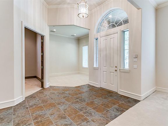 3rd image of 5025 Trail Lake Dr
