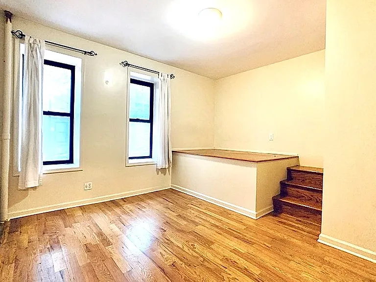 455 W 44th St #2 — Photo 7