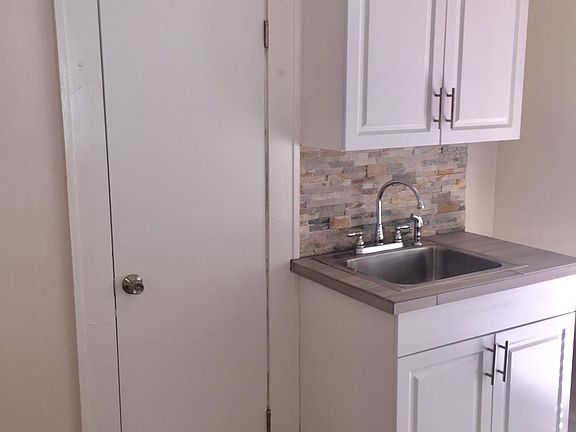 5th image of 344 7th St N APT 3