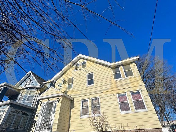 2nd image of 180 Greylock Pkwy #180