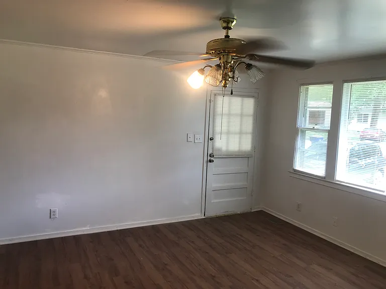 2215 Ivy Rd — Photo 12