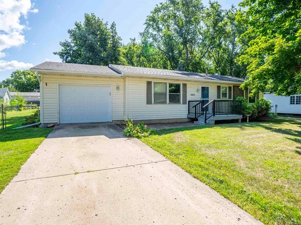 620 S 7th St, Akron, IA 51001