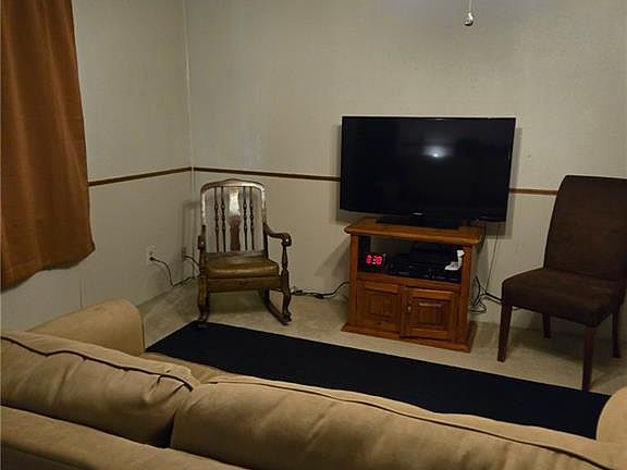 2nd image of 118 James St