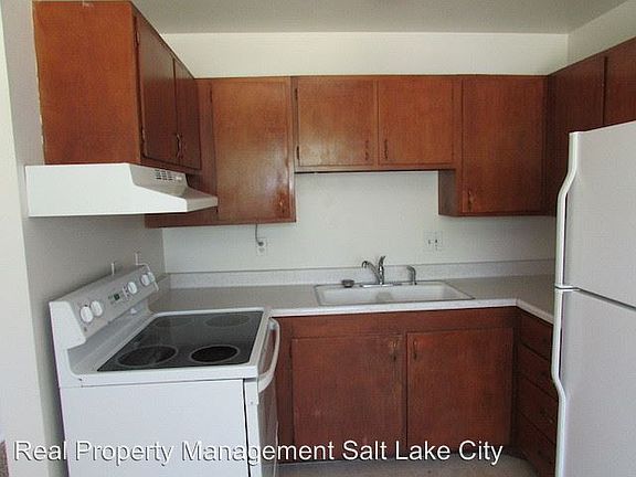 3rd image of 1641 E Parkway Ave