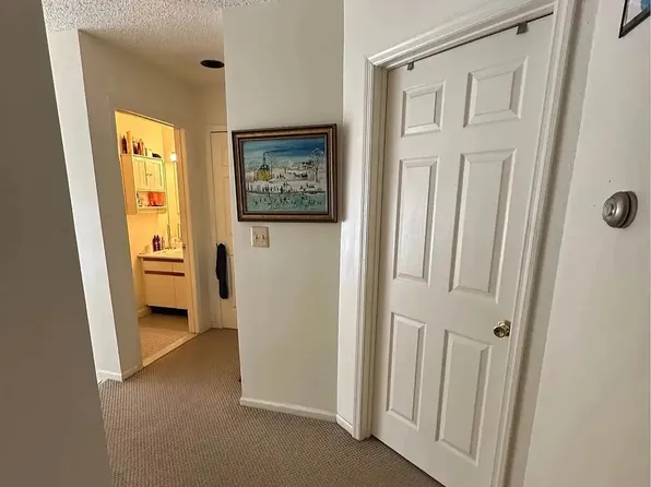 23 Edelweiss Dr, Woodridge, NY