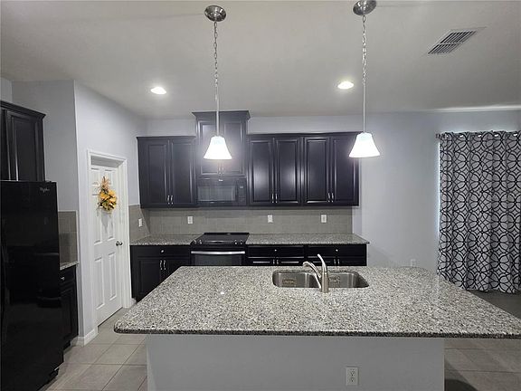 3rd image of 4939 Autumn Ridge Dr